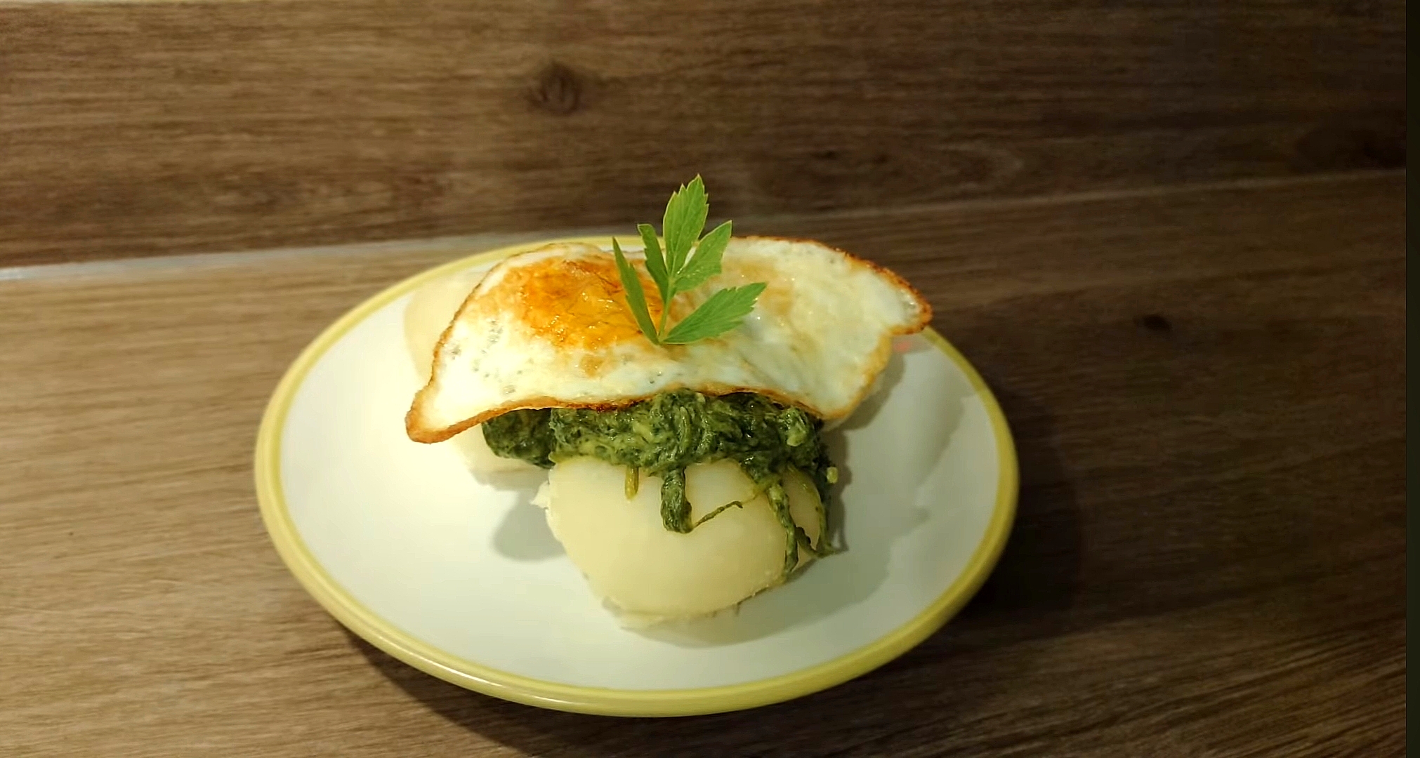 Szpinak z czosnkiem i śmietaną