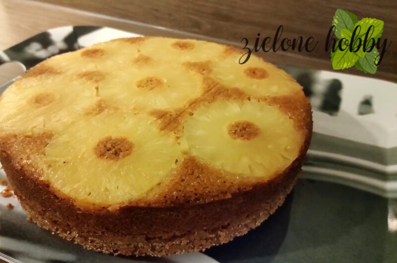 Odwrócone ciasto ananasowe