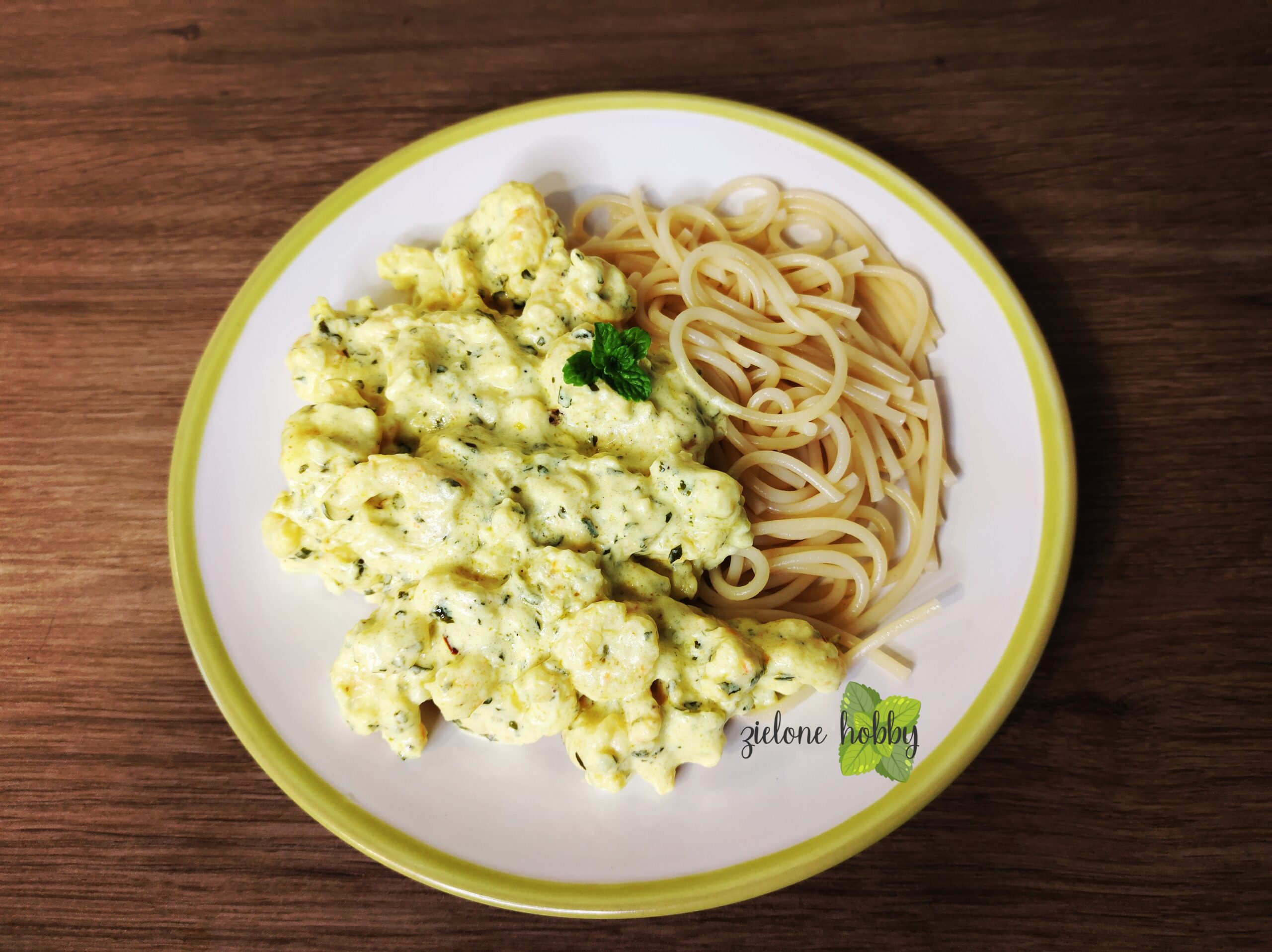 Krewetki w sosie kremowo-czosnkowym