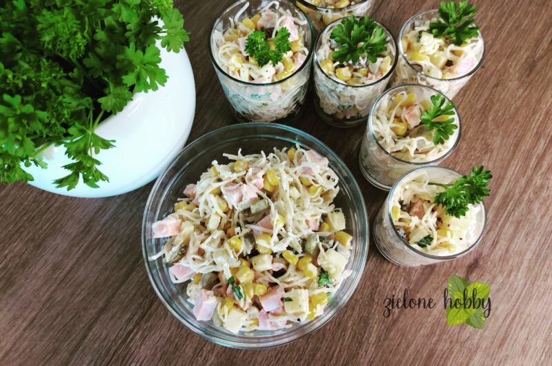 Sałatka z selerem konserwowym