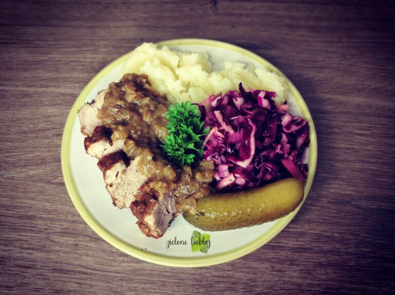 Polędwica wieprzowa w jabłkach (duszona)