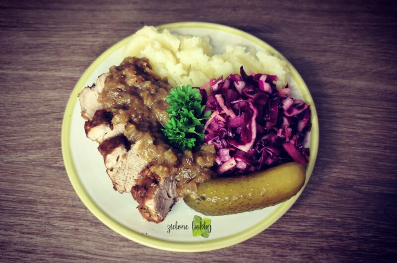 Polędwica wieprzowa w jabłkach (duszona)