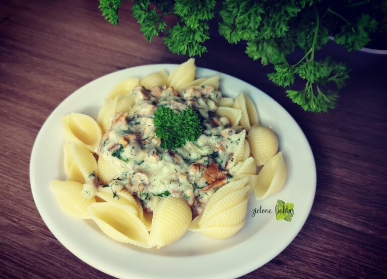 Kurki duszone w śmietanie